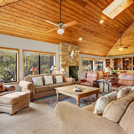 Spicewood Treehouse Vila Exterior foto